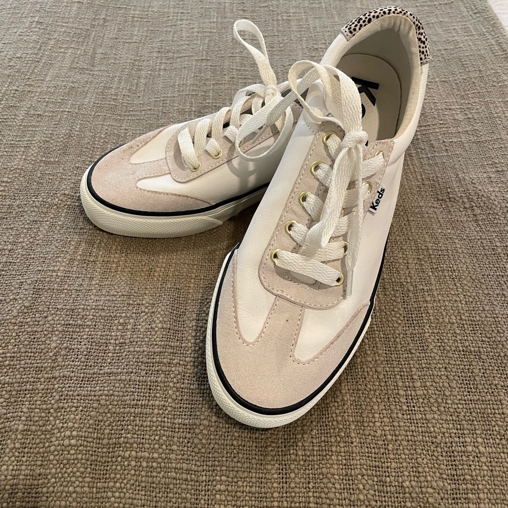 New Keds Women's Beige and White Sneakers